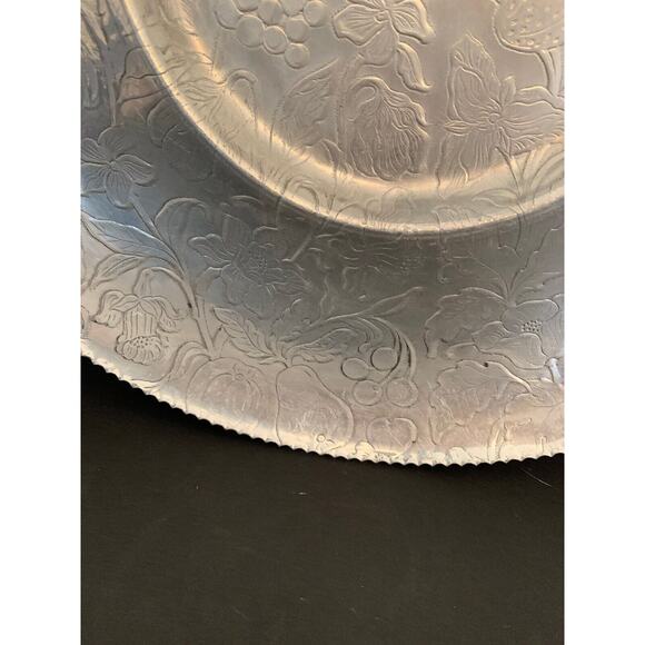 Vintage Handfinished Aluminum Tray Round 15.5 Inches Platter Floral - Picture 6 of 9